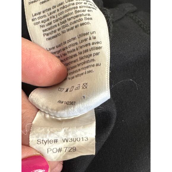 Jaanuu XL V Neck Black scrub top with chest pocket women's - Picture 6 of 6